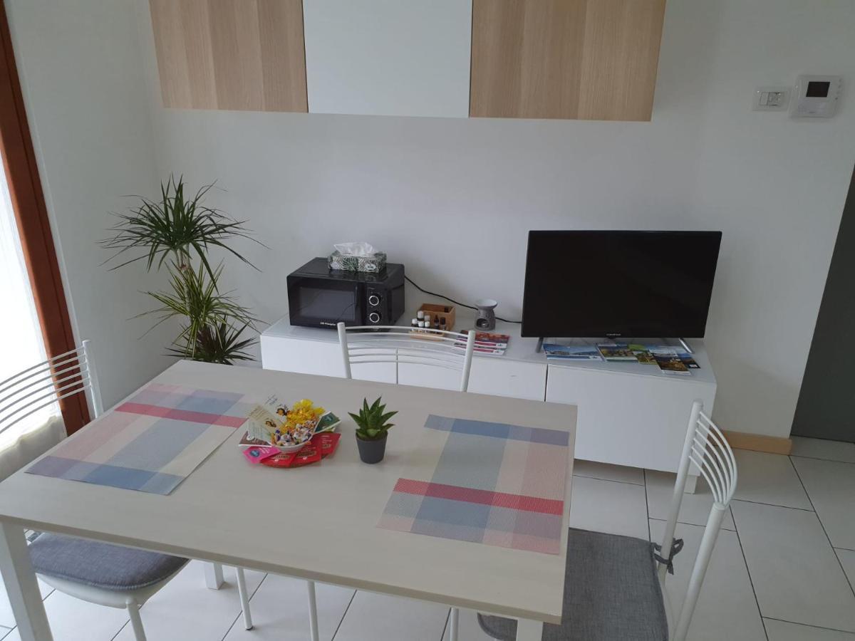 Bilocale Luminoso, Ottima Posizione Apartment Sondrio Bagian luar foto