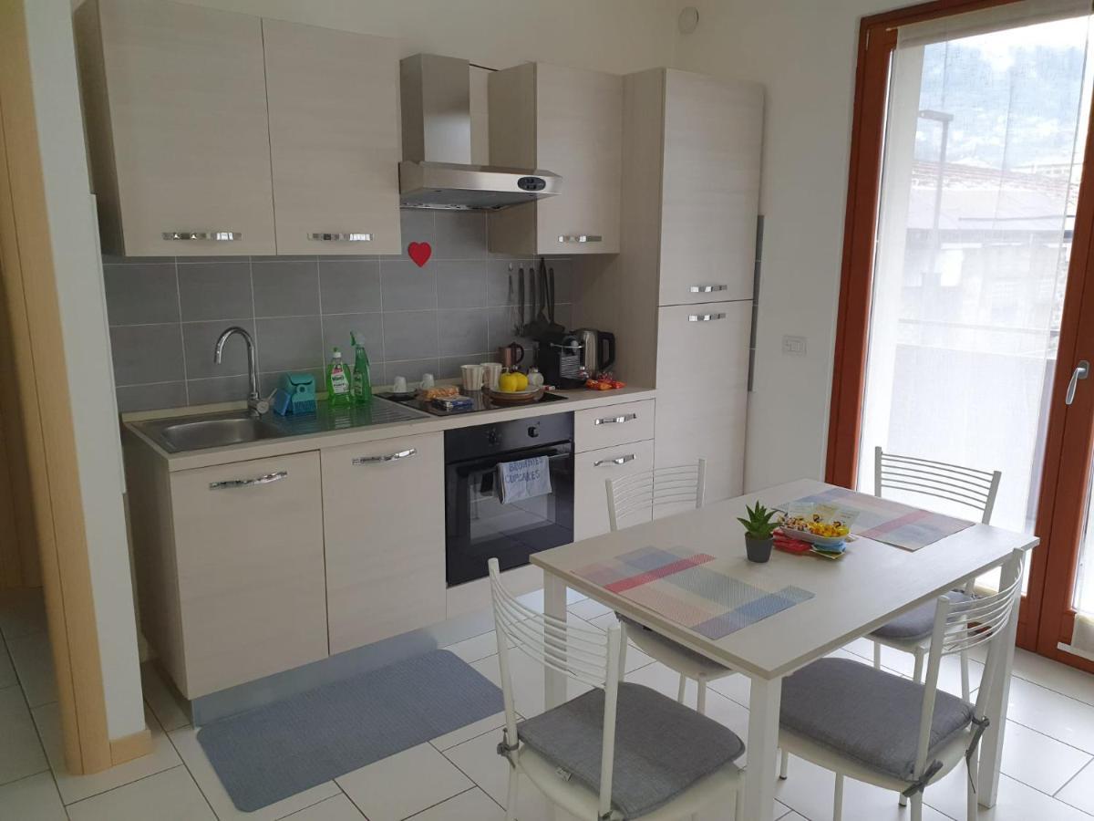 Bilocale Luminoso, Ottima Posizione Apartment Sondrio Bagian luar foto