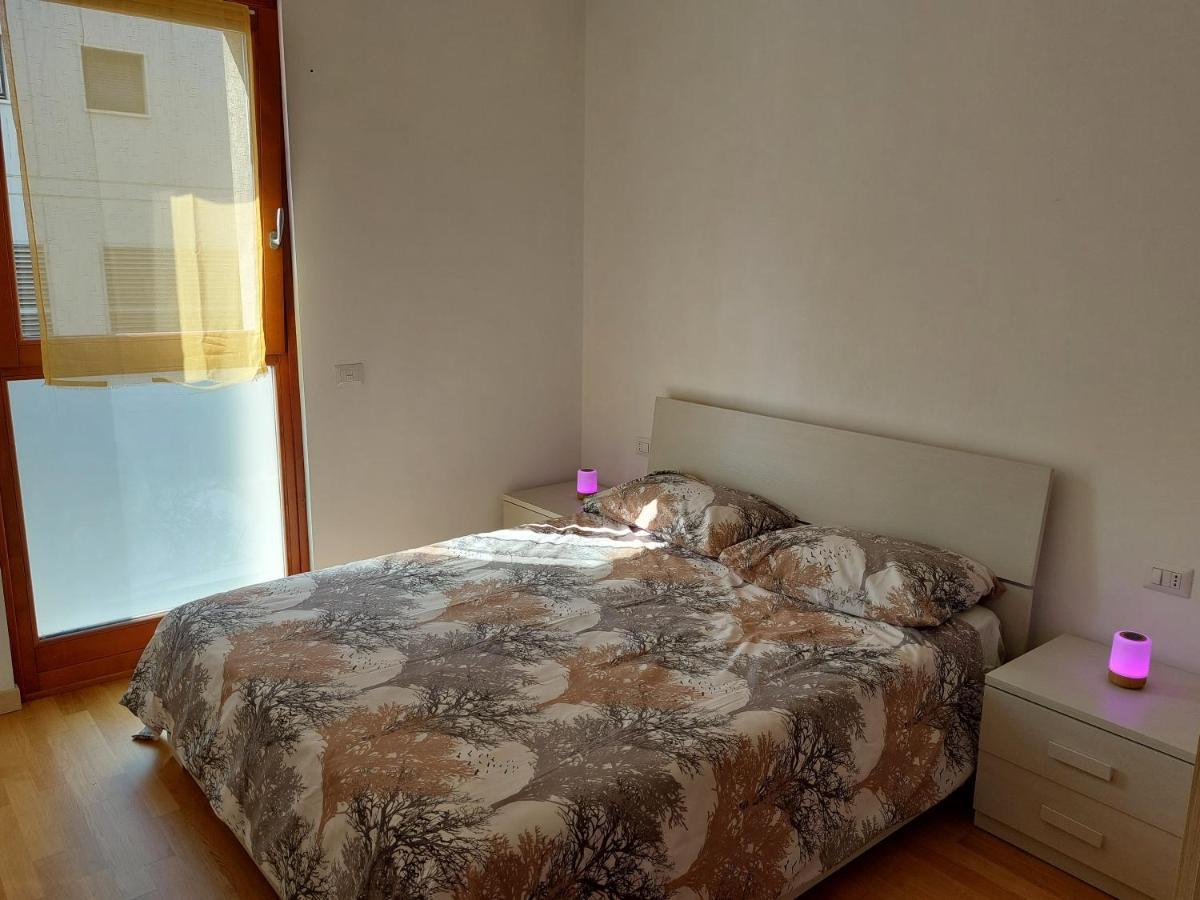 Bilocale Luminoso, Ottima Posizione Apartment Sondrio Bagian luar foto