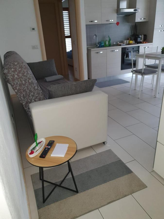 Bilocale Luminoso, Ottima Posizione Apartment Sondrio Bagian luar foto