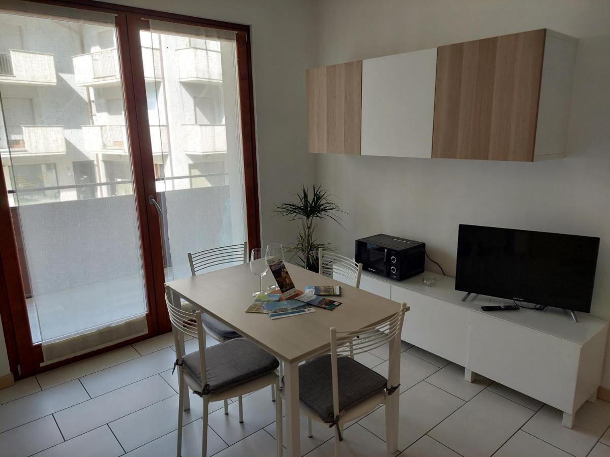 Bilocale Luminoso, Ottima Posizione Apartment Sondrio Bagian luar foto